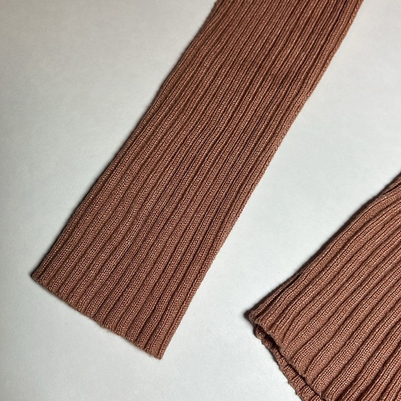 🟪Forever 21 M long sleeve blush pink off the shoulder ribbed top - Picture 5 of 5